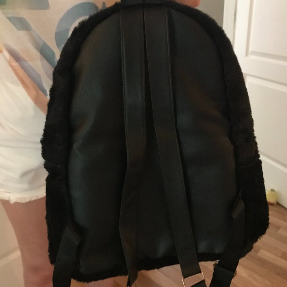 Furry Backpack - Picture 4 of 4